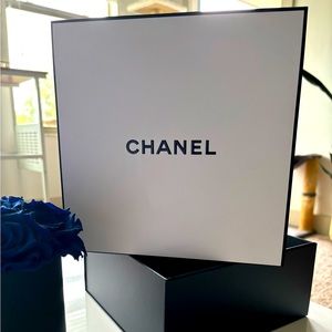 🤍 Chanel Gift Box – 8.75” x 8.75” x 4”
